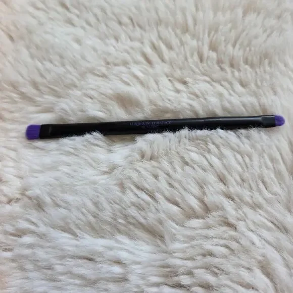 Urban Decay Electric Eyeshadow dual end brush - Picture 2 of 3